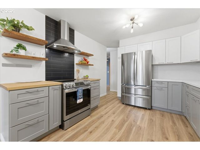 1400 Se Lava Dr Bldg A Dr 3, Milwaukie, OR 97222