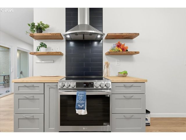 1400 Se Lava Dr Bldg A Dr 3, Milwaukie, OR 97222