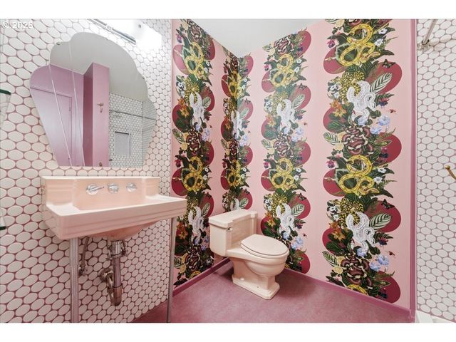 1400 Se Lava Dr Bldg A Dr 3, Milwaukie, OR 97222