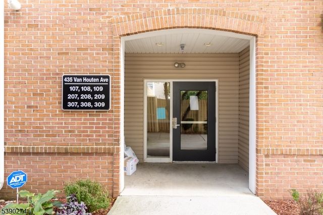 435 Van Houten Ave 307, Passaic City, NJ 07055