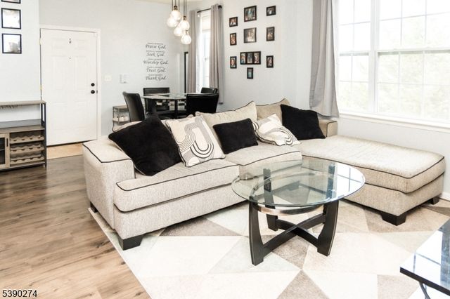 435 Van Houten Ave 307, Passaic City, NJ 07055