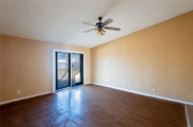 1330 Ray Dr, Corpus Christi, TX 78411