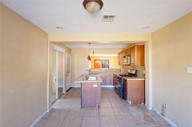 1330 Ray Dr, Corpus Christi, TX 78411