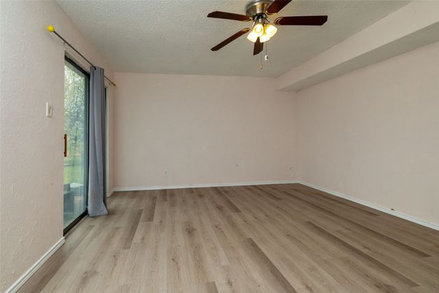 522 Royal Valley Road, Grand Prairie, TX 75052