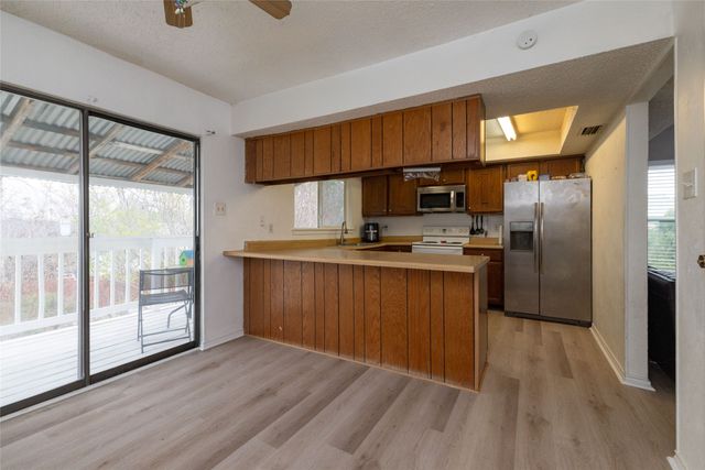 522 Royal Valley Road, Grand Prairie, TX 75052