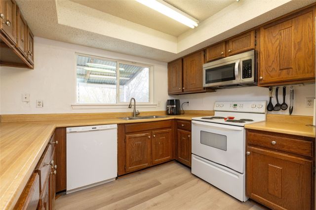 522 Royal Valley Road, Grand Prairie, TX 75052