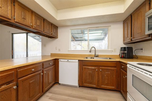 522 Royal Valley Road, Grand Prairie, TX 75052