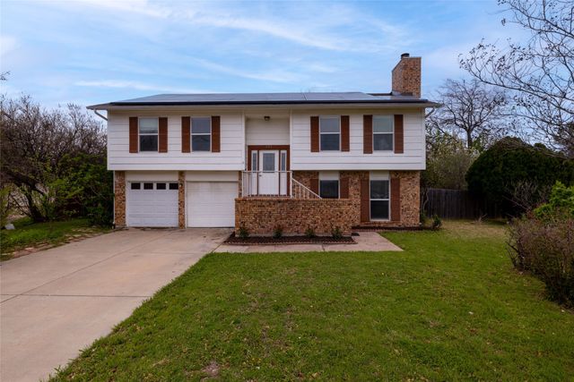 522 Royal Valley Road, Grand Prairie, TX 75052