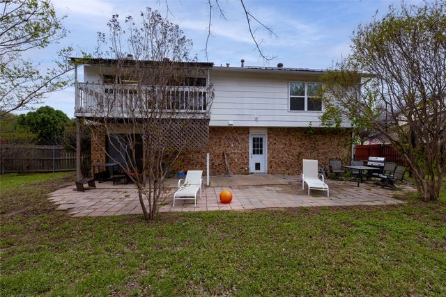 522 Royal Valley Road, Grand Prairie, TX 75052