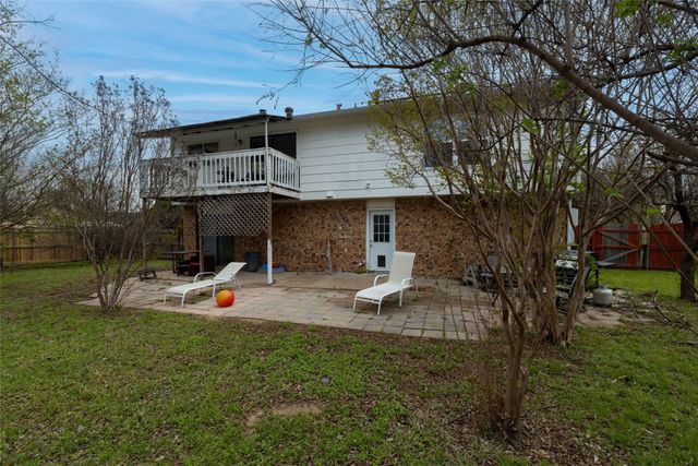 522 Royal Valley Road, Grand Prairie, TX 75052