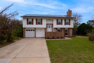 522 Royal Valley Road, Grand Prairie, TX 75052