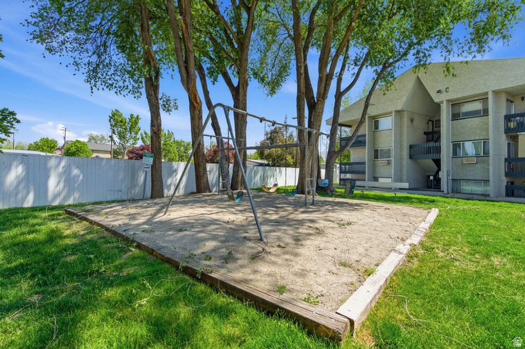 Image 20 of property listing at 269 E HILL AVE #2, Millcreek, UT 84107