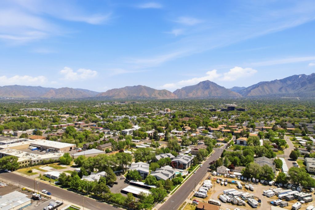 Image 26 of property listing at 269 E HILL AVE #2, Millcreek, UT 84107