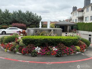 2760 76th Avenue SE #302, Mercer Island, WA 98040