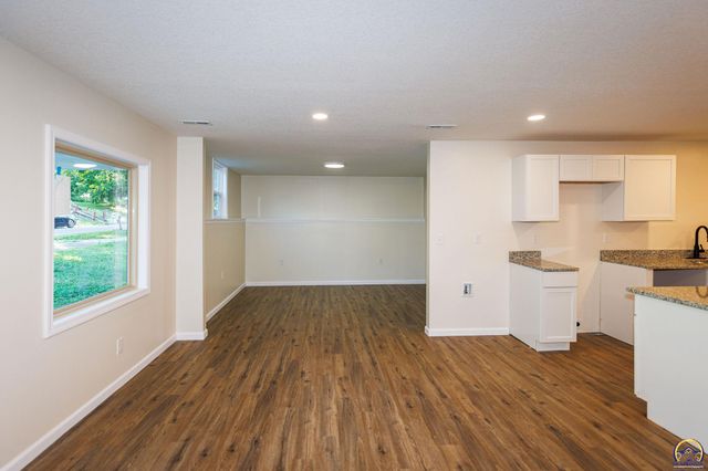 2409 SW Fillmore ST, Topeka, KS 66611