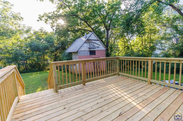 2409 SW Fillmore ST, Topeka, KS 66611