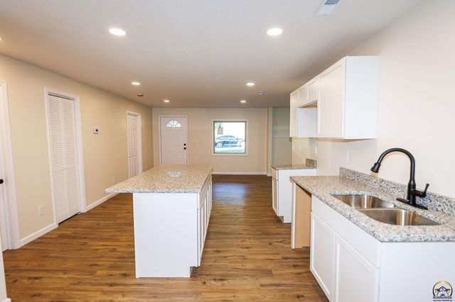 2409 SW Fillmore ST, Topeka, KS 66611