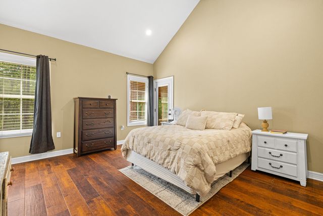 620 Town Oaks Cir, Kilgore, TX 75662