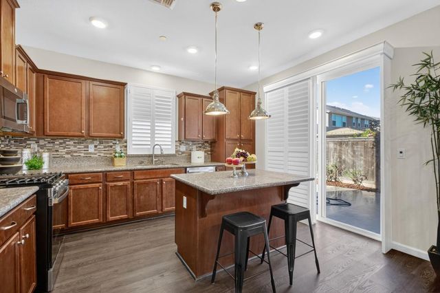 8733 Nakota Way, Sacramento, CA 95828