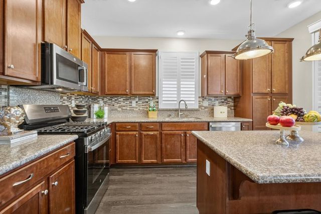 8733 Nakota Way, Sacramento, CA 95828