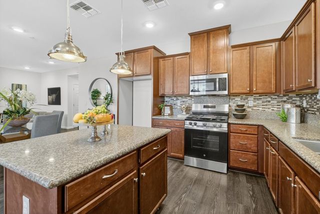 8733 Nakota Way, Sacramento, CA 95828