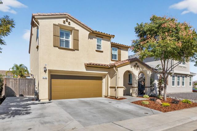8733 Nakota Way, Sacramento, CA 95828