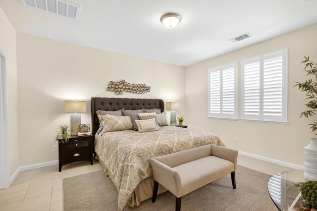 8733 Nakota Way, Sacramento, CA 95828