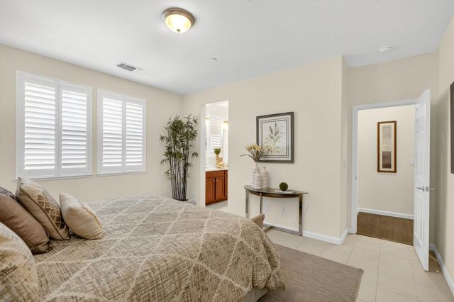 8733 Nakota Way, Sacramento, CA 95828