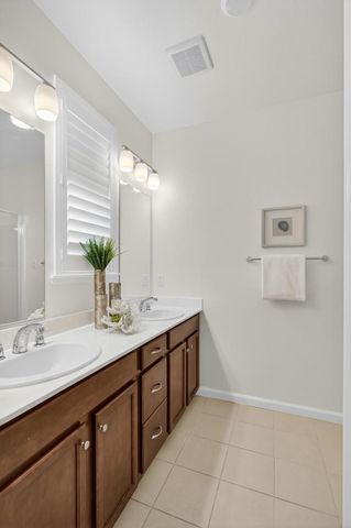 8733 Nakota Way, Sacramento, CA 95828