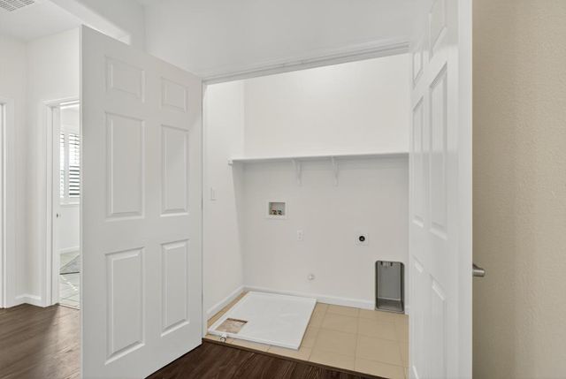 8733 Nakota Way, Sacramento, CA 95828