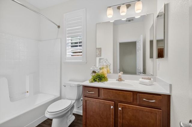 8733 Nakota Way, Sacramento, CA 95828