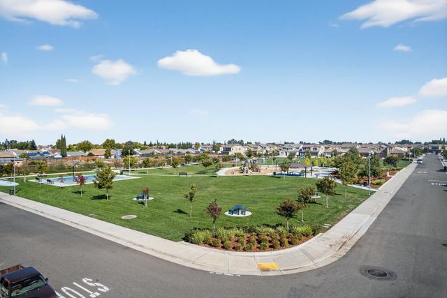 8733 Nakota Way, Sacramento, CA 95828