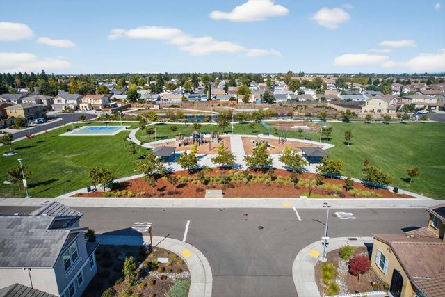 8733 Nakota Way, Sacramento, CA 95828