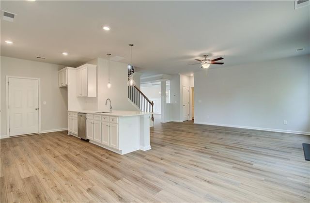 291 Arnewood Circle, Mcdonough, GA 30253