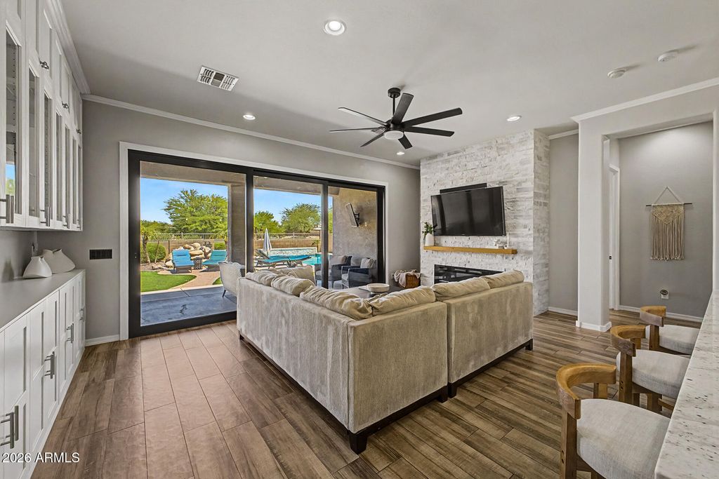 Image 9 of property listing at 6252 W YORKTOWN Way W, Florence, AZ 85132