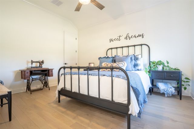 2521 Birchwood Drive, Granbury, TX 76049