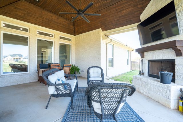2521 Birchwood Drive, Granbury, TX 76049