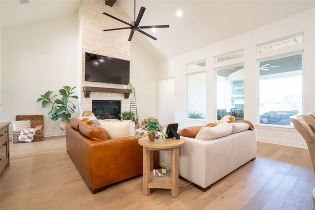 2521 Birchwood Drive, Granbury, TX 76049