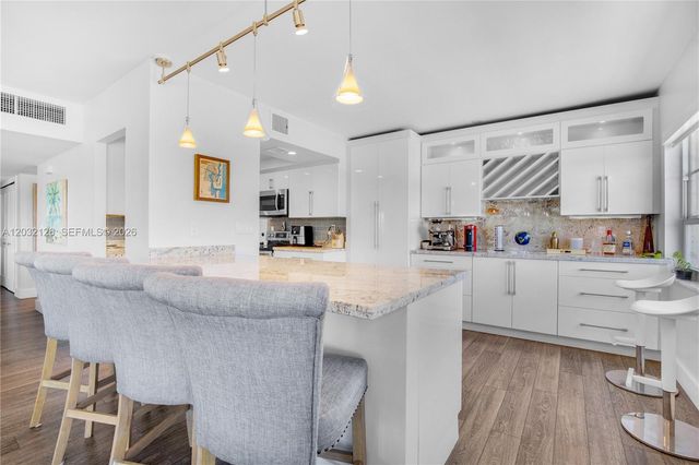 2500 E Las Olas Blvd 408, Fort Lauderdale, FL 33301