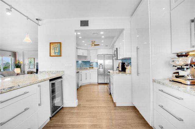 2500 E Las Olas Blvd 408, Fort Lauderdale, FL 33301