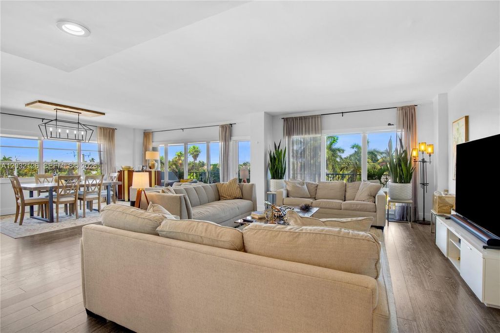 2500 E Las Olas Blvd 408, Fort Lauderdale, FL 33301