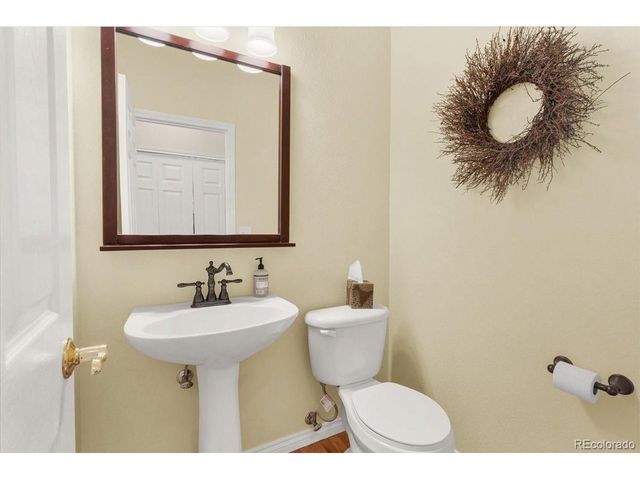 6091 W Utah Ln, Lakewood, CO 80232