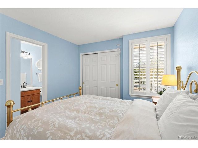 6091 W Utah Ln, Lakewood, CO 80232