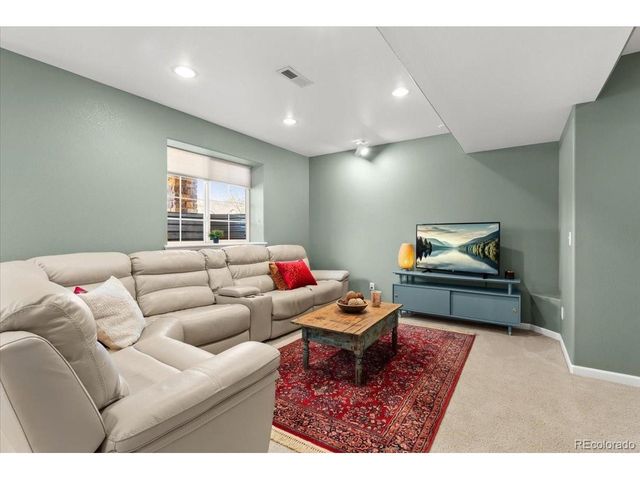 6091 W Utah Ln, Lakewood, CO 80232