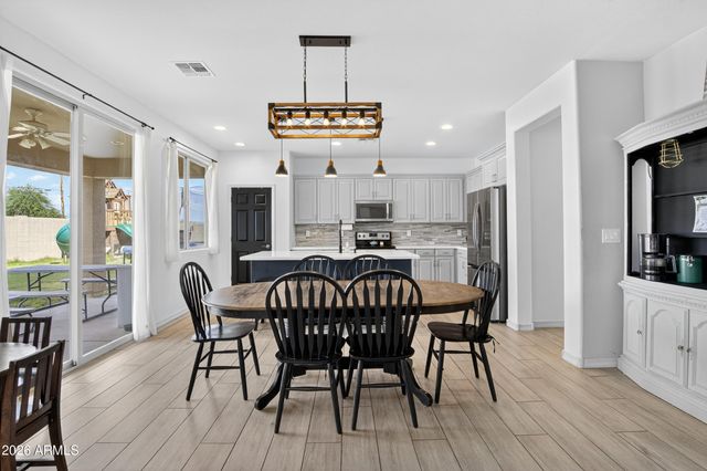 1762 E CIELO AZUL Way, San Tan Valley, AZ 85140