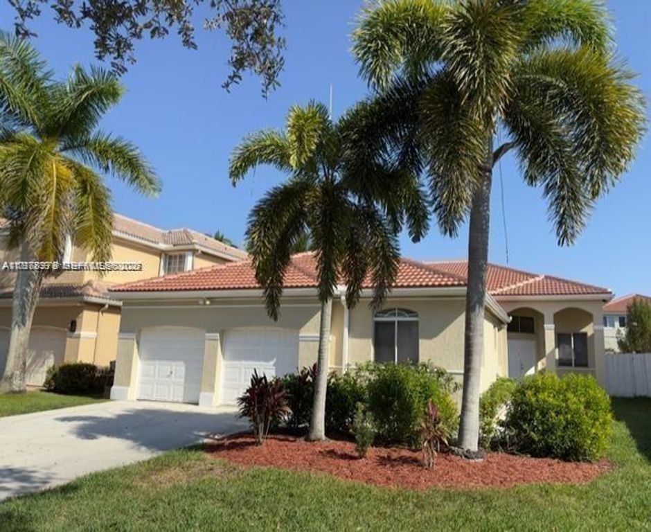1290 Camellia Ln, Weston, FL 33326