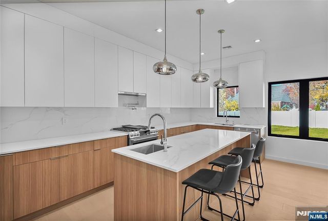 12-25 Eastern Drive, Fair Lawn, NJ 07410