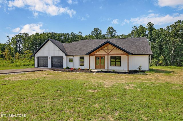 1468 Taylor Place Rd, Jamestown, TN 38556