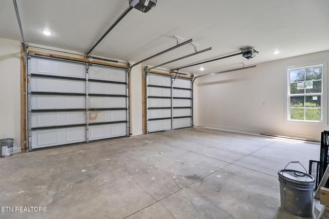 1468 Taylor Place Rd, Jamestown, TN 38556