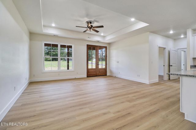 1468 Taylor Place Rd, Jamestown, TN 38556